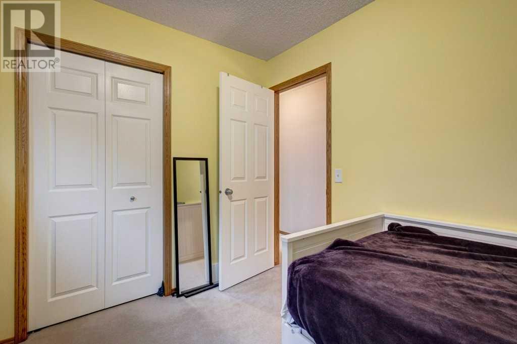 Single Family House for Sale in  Tuscany Meadows Close NW Tuscany Calgary 