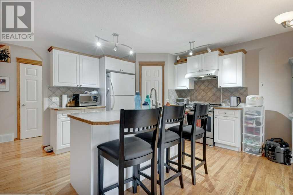 Single Family House for Sale in  Tuscany Meadows Close NW Tuscany Calgary 