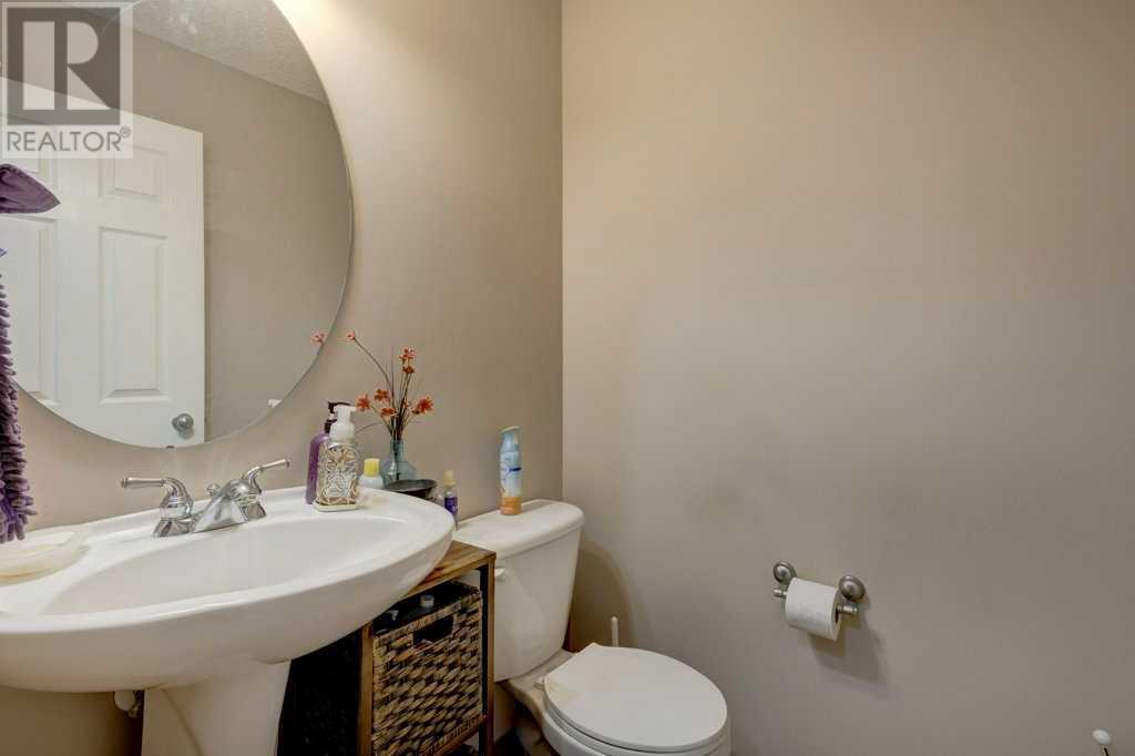 Single Family House for Sale in  Tuscany Meadows Close NW Tuscany Calgary 