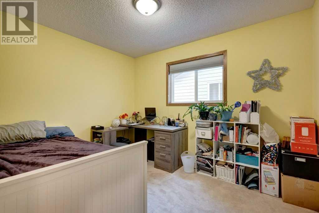 Single Family House for Sale in  Tuscany Meadows Close NW Tuscany Calgary 