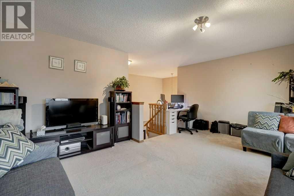 Single Family House for Sale in  Tuscany Meadows Close NW Tuscany Calgary 