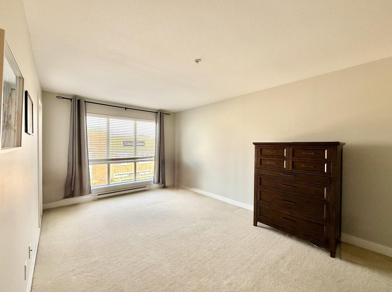 Photo 11 of 205 15745 Croydon Drive, Surrey BC