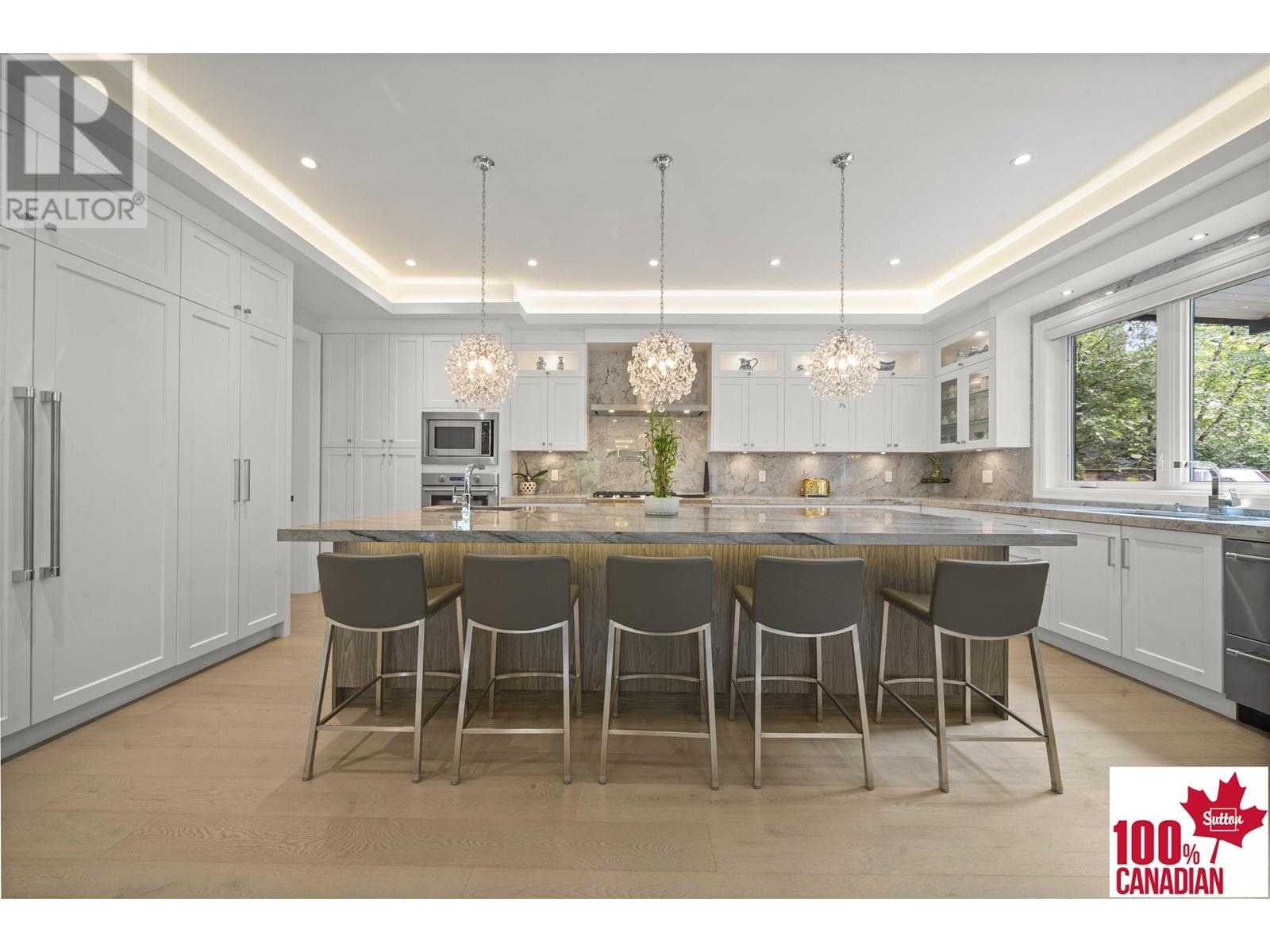 Photo 10 of 8258 Government Road, Burnaby BC