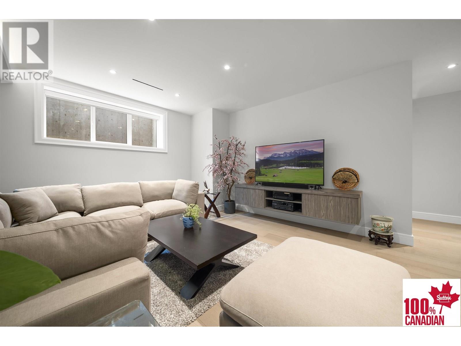 Photo 36 of 8258 Government Road, Burnaby BC