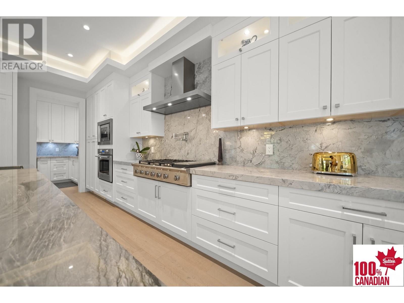 Photo 12 of 8258 Government Road, Burnaby BC