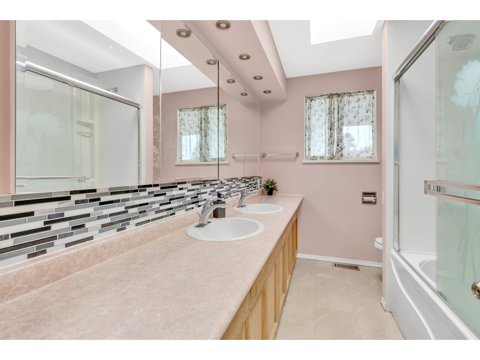 Photo 11 of 11731 71 A Avenue, Delta BC