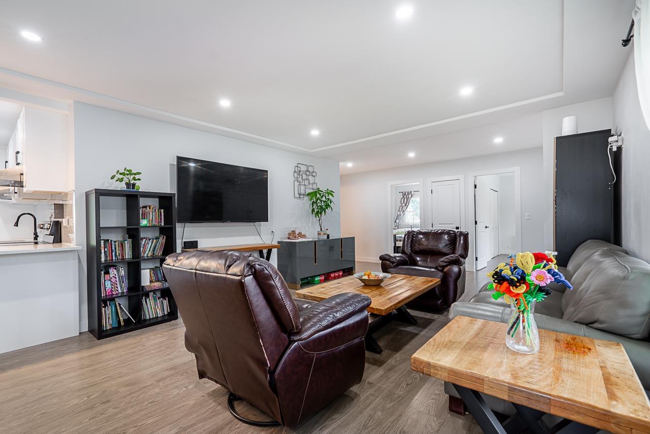 Photo 5 of 10875 143 Street, Surrey BC