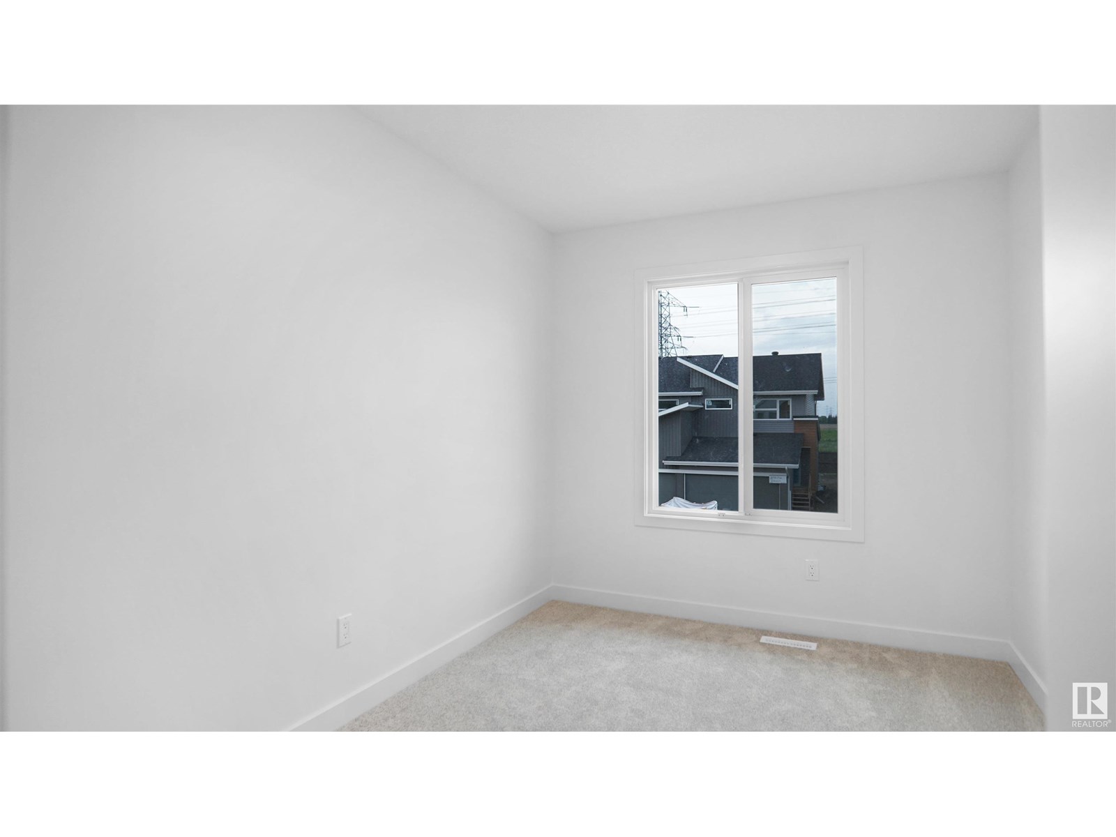 Photo 25 of 20915 16 Av Nw, Edmonton AB