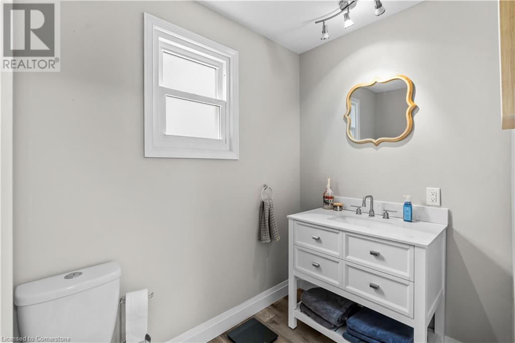 Photo 36 of 82 East 36th Street, Hamilton ON