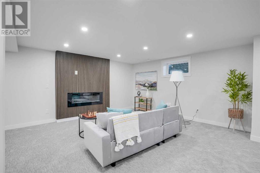 Single Family House Bungalow for Sale in  Hamlet Road SW Haysboro Calgary 