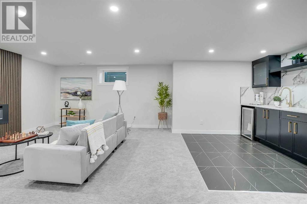 Single Family House Bungalow for Sale in  Hamlet Road SW Haysboro Calgary 