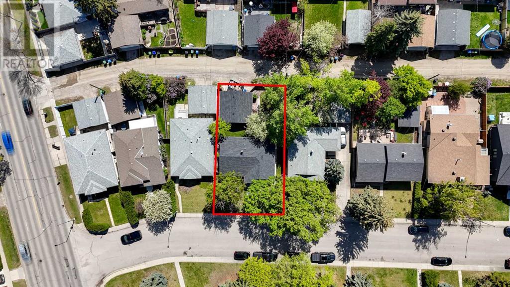 Single Family House Bungalow for Sale in  Hamlet Road SW Haysboro Calgary 