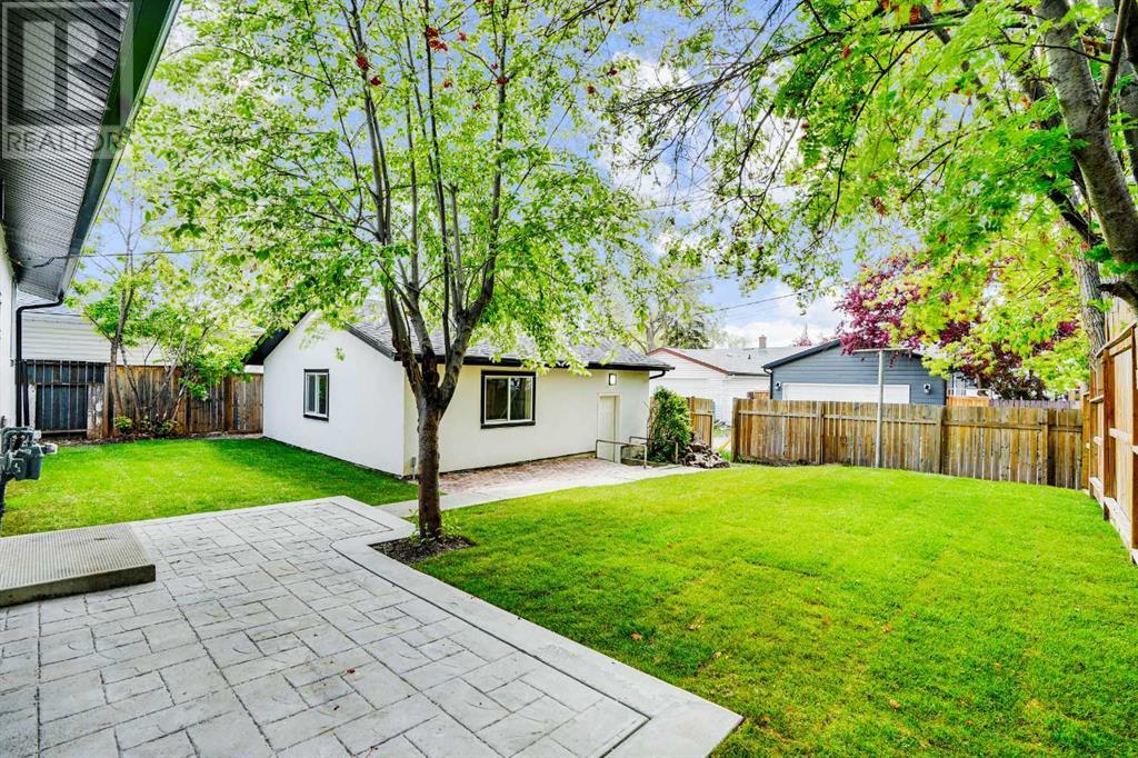 Single Family House Bungalow for Sale in  Hamlet Road SW Haysboro Calgary 