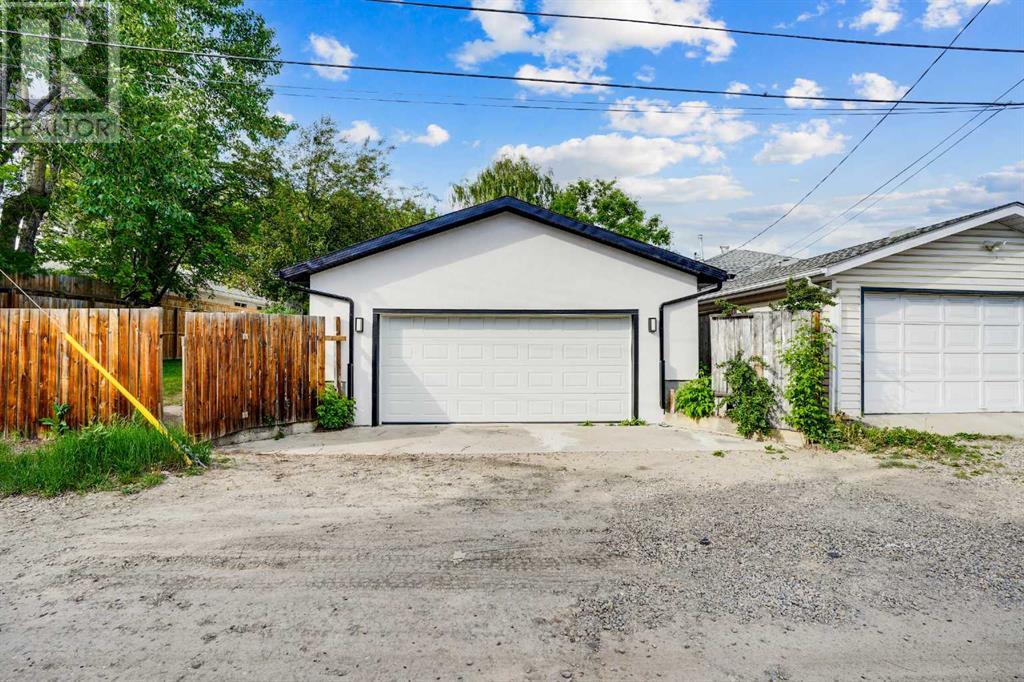 Single Family House Bungalow for Sale in  Hamlet Road SW Haysboro Calgary 
