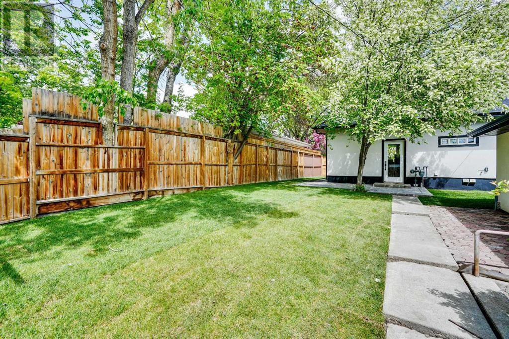 Single Family House Bungalow for Sale in  Hamlet Road SW Haysboro Calgary 