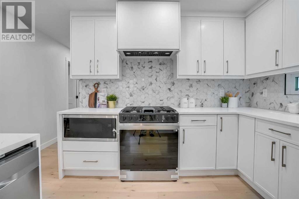 Single Family House Bungalow for Sale in  Hamlet Road SW Haysboro Calgary 