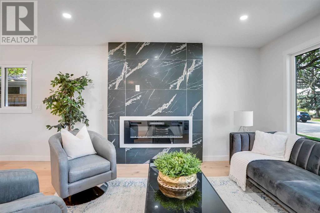 Single Family House Bungalow for Sale in  Hamlet Road SW Haysboro Calgary 