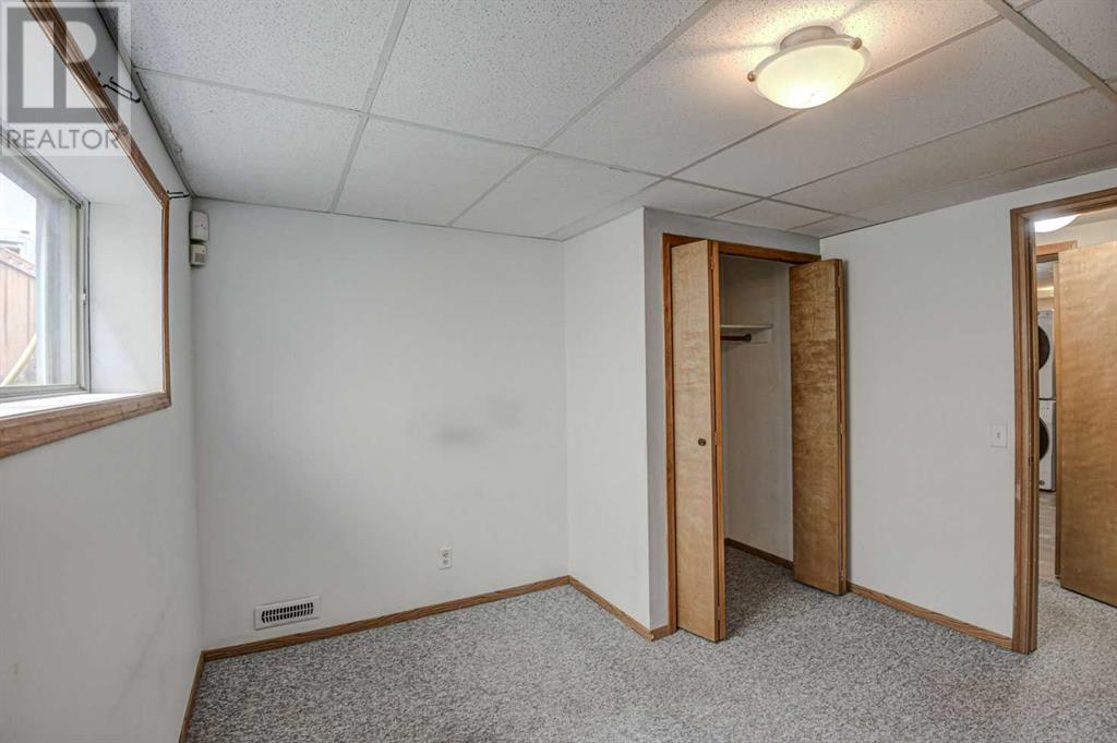 Single Family House Bi-level for Sale in  Ogmoor Crescent SE Ogden Calgary 