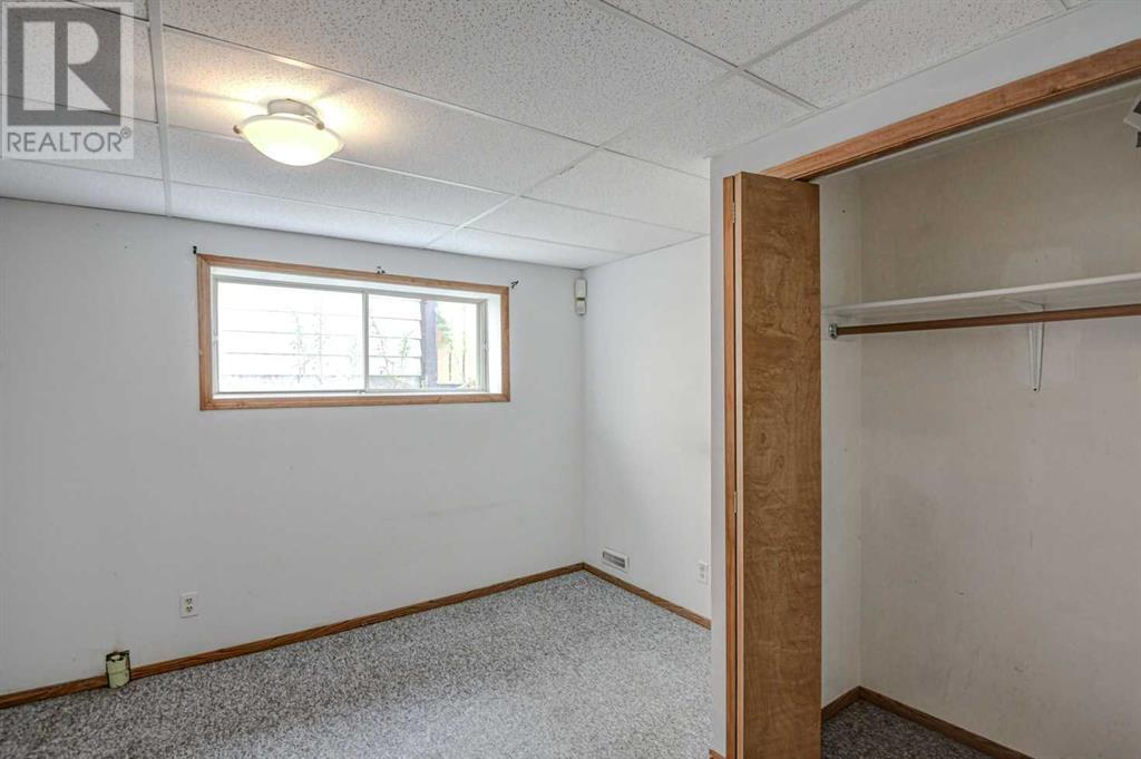 Single Family House Bi-level for Sale in  Ogmoor Crescent SE Ogden Calgary 