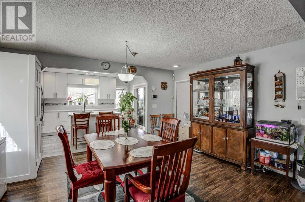 Single Family House Bi-level for Sale in  Ogmoor Crescent SE Ogden Calgary 