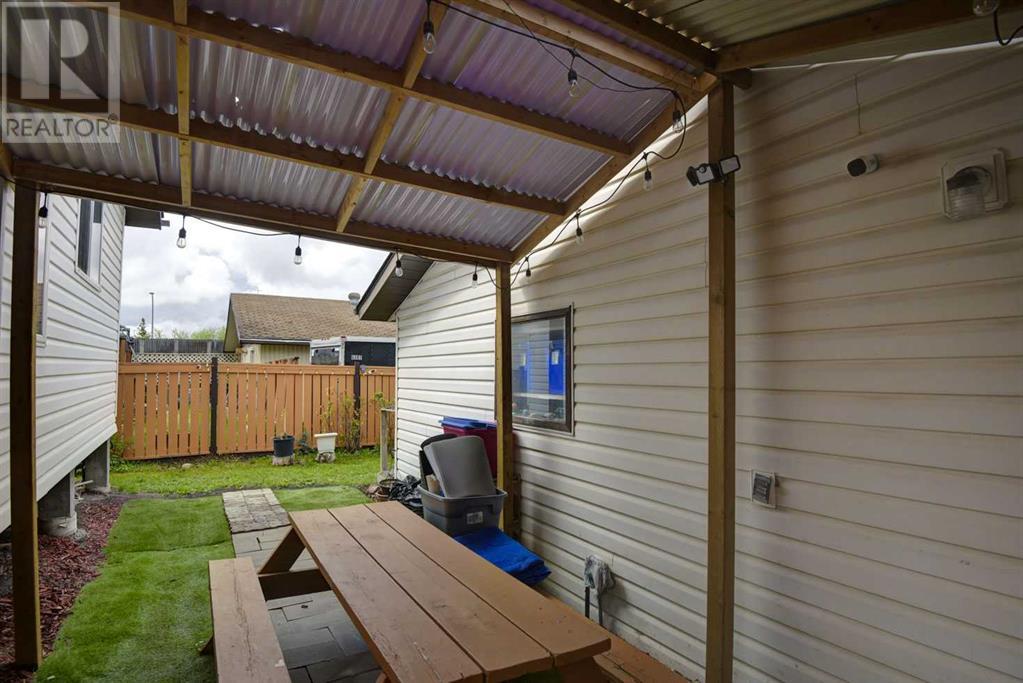 Single Family House Bi-level for Sale in  Ogmoor Crescent SE Ogden Calgary 