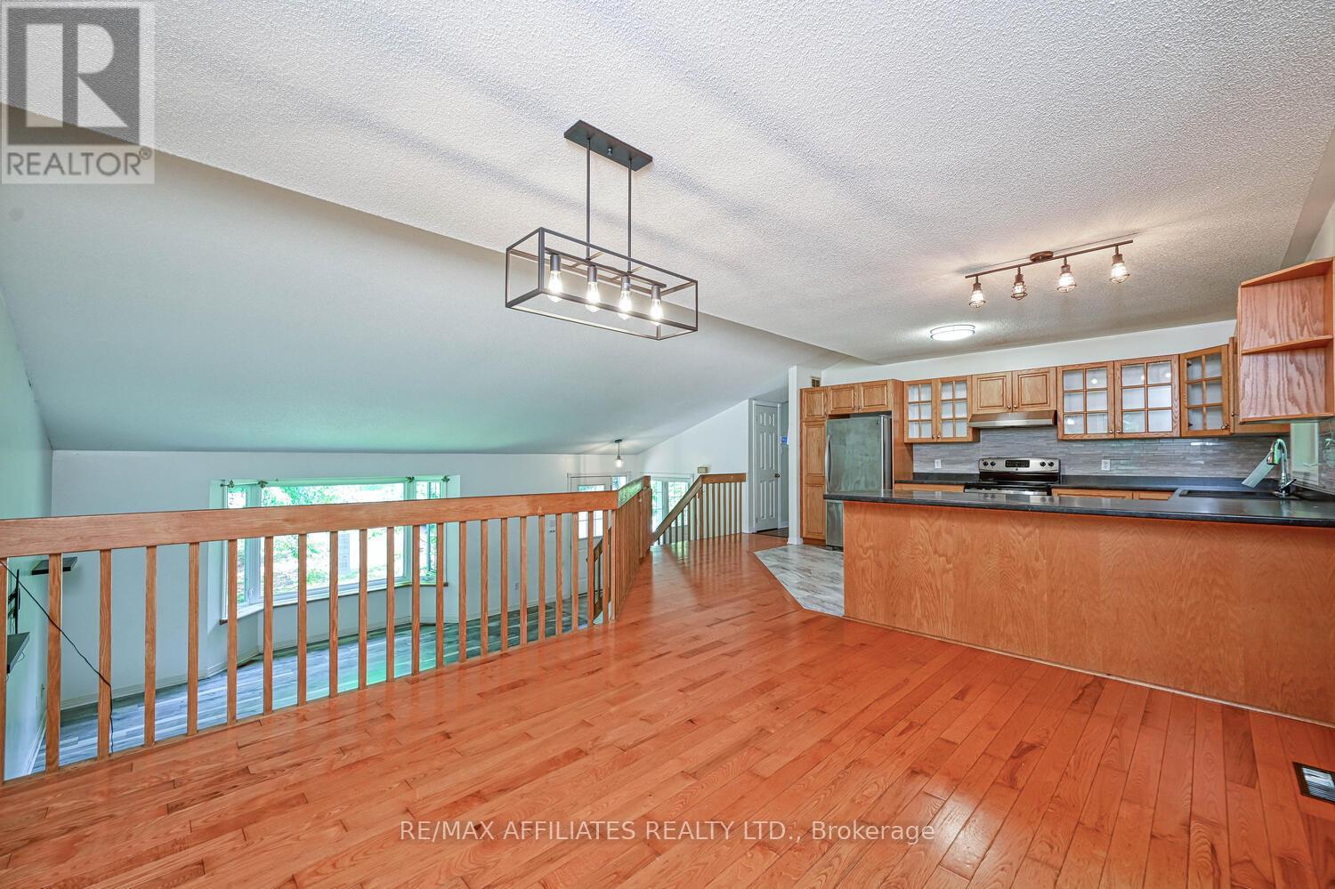 Photo 12 of 122 Church Avenue, Drummond North Elmsley ON