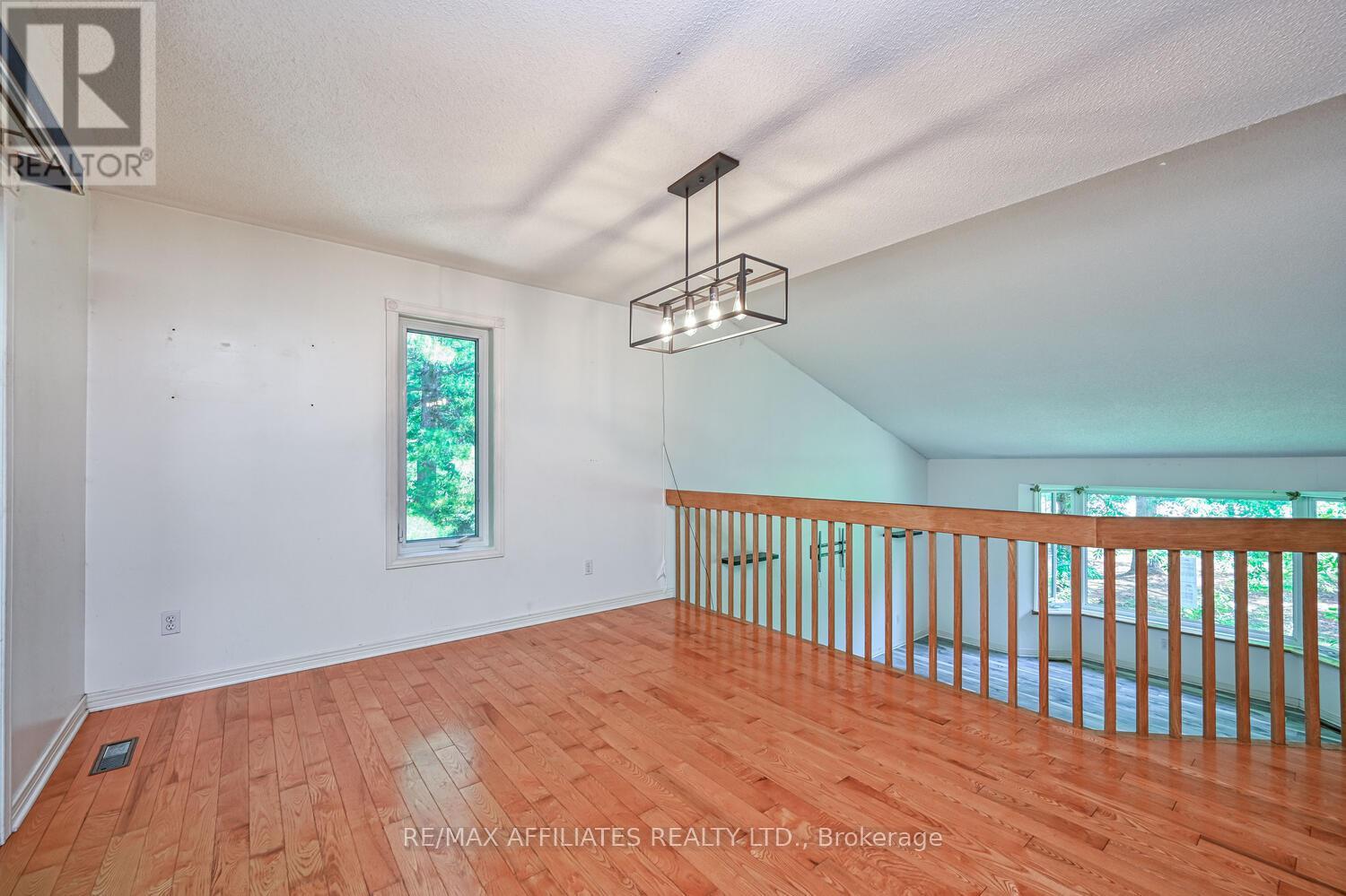 Photo 13 of 122 Church Avenue, Drummond North Elmsley ON
