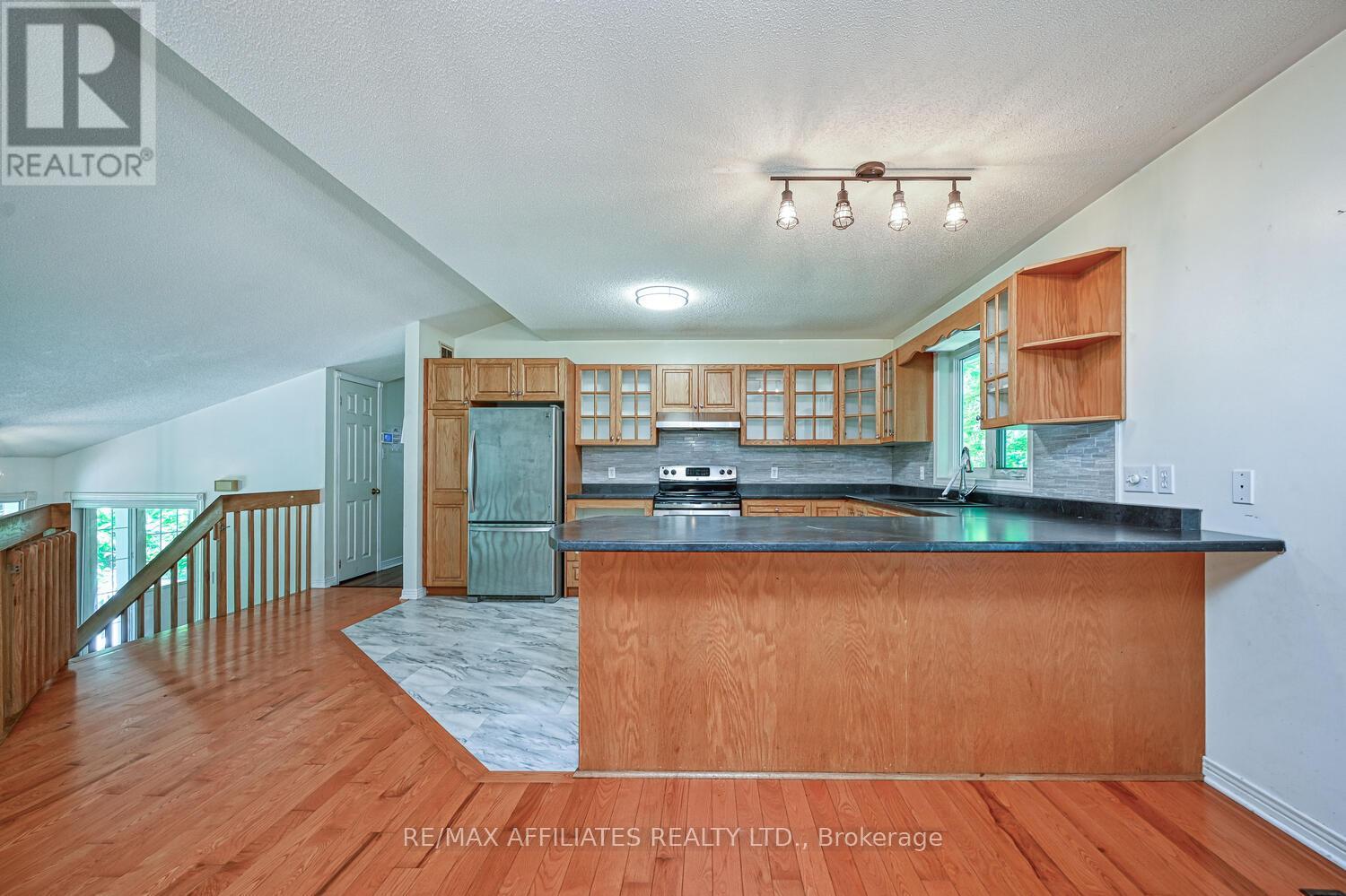 Photo 14 of 122 Church Avenue, Drummond North Elmsley ON