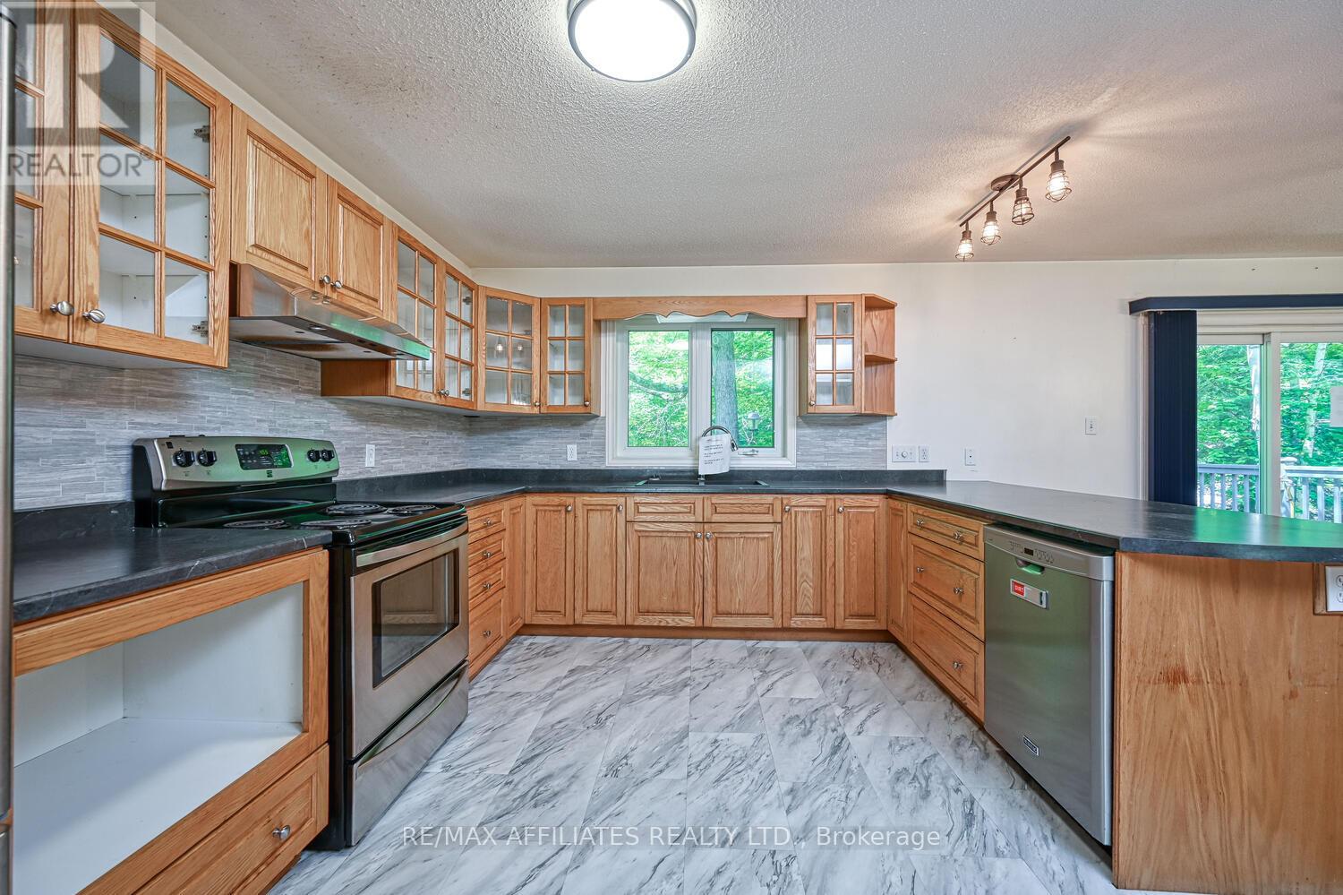 Photo 21 of 122 Church Avenue, Drummond North Elmsley ON