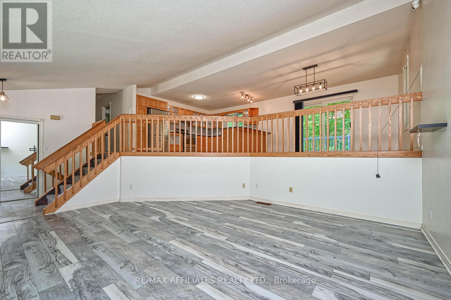 Photo 8 of 122 Church Avenue, Drummond North Elmsley ON