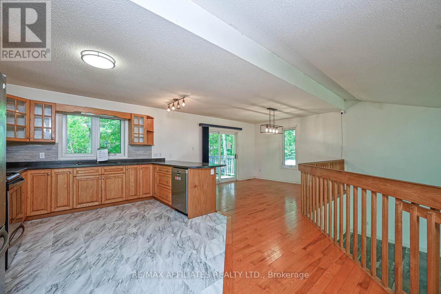 Photo 9 of 122 Church Avenue, Drummond North Elmsley ON