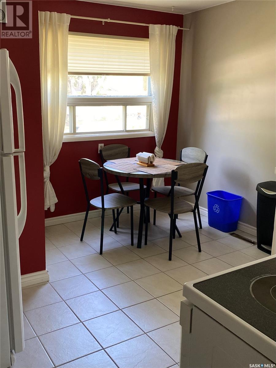 Single Family House Bungalow for Sale in  Grey STREET Regina 