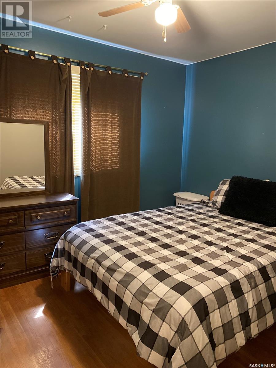 Single Family House Bungalow for Sale in  Grey STREET Regina 