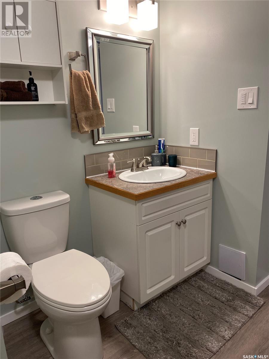 Single Family House Bungalow for Sale in  Grey STREET Regina 