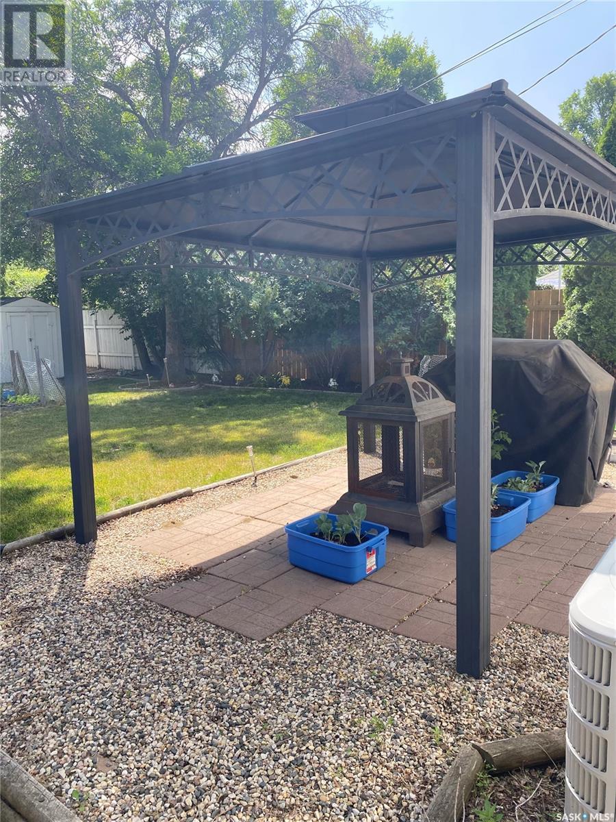 Single Family House Bungalow for Sale in  Grey STREET Regina 