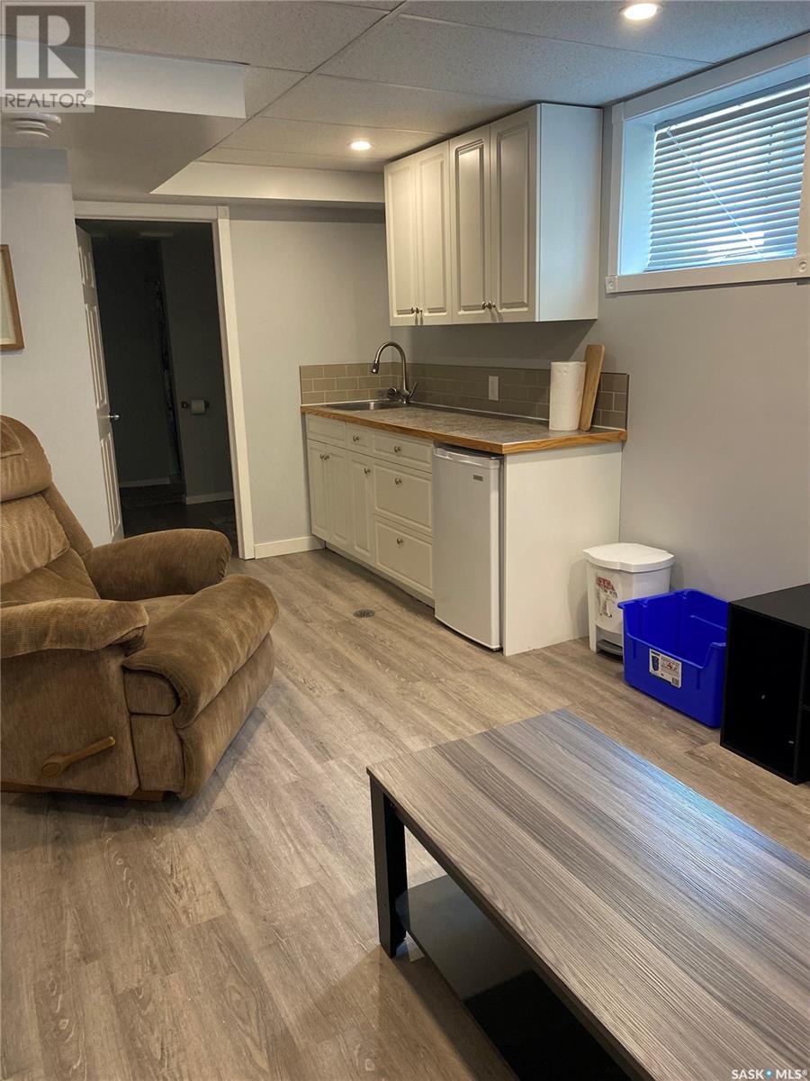 Single Family House Bungalow for Sale in  Grey STREET Regina 