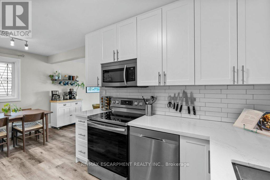 Photo 35 of 82 East 36th Street, Hamilton ON