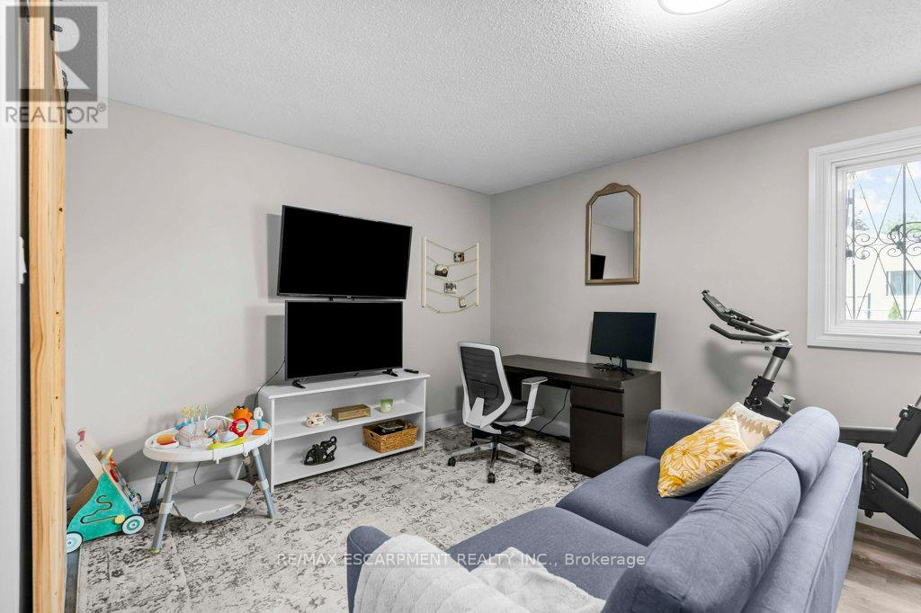 Photo 44 of 82 East 36th Street, Hamilton ON