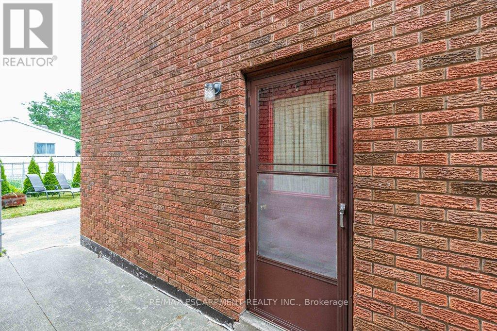 Photo 32 of 82 East 36th Street, Hamilton ON