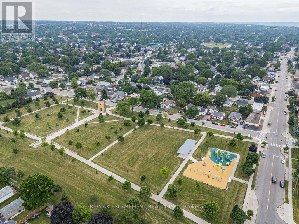 Photo 24 of 82 East 36th Street, Hamilton ON