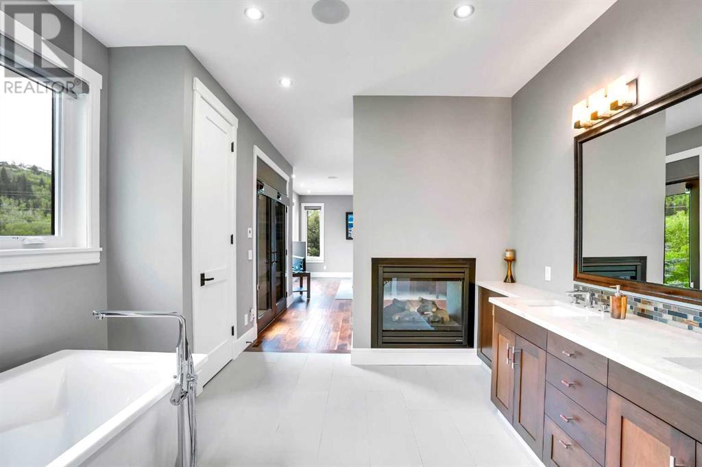 Single Family House for Sale in  Montgomery Avenue NW Montgomery Calgary 