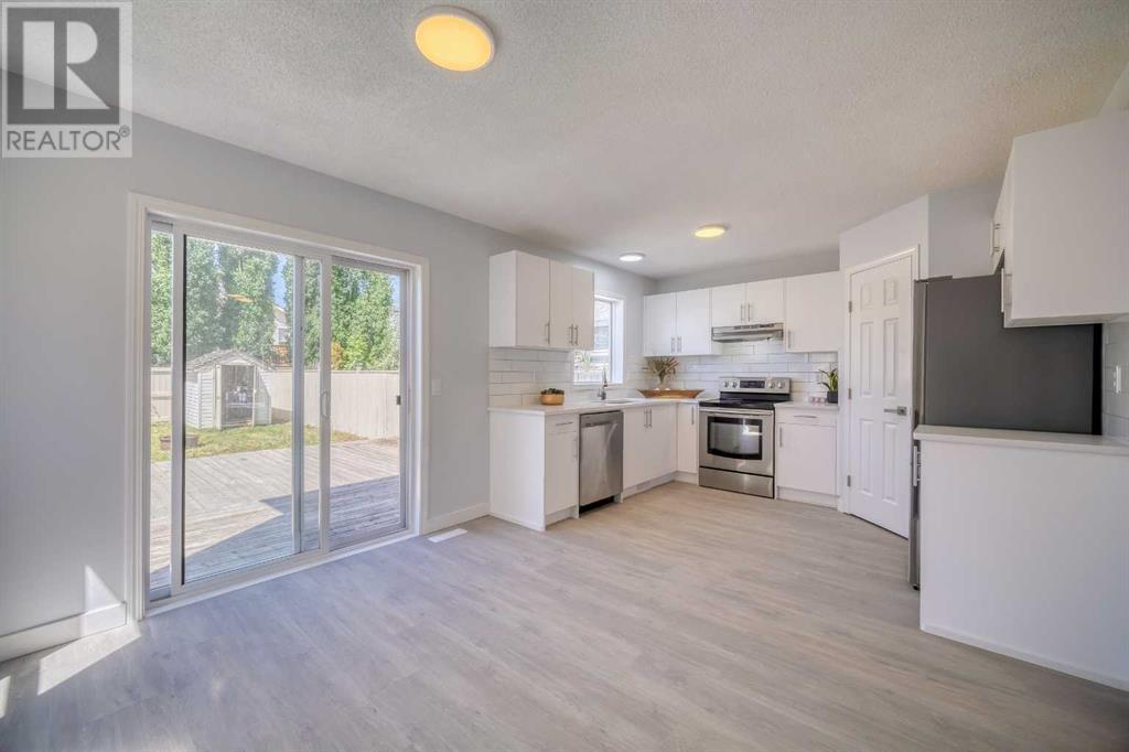 Single Family House for Sale in  Bridlemeadows Manor SW Bridlewood Calgary 