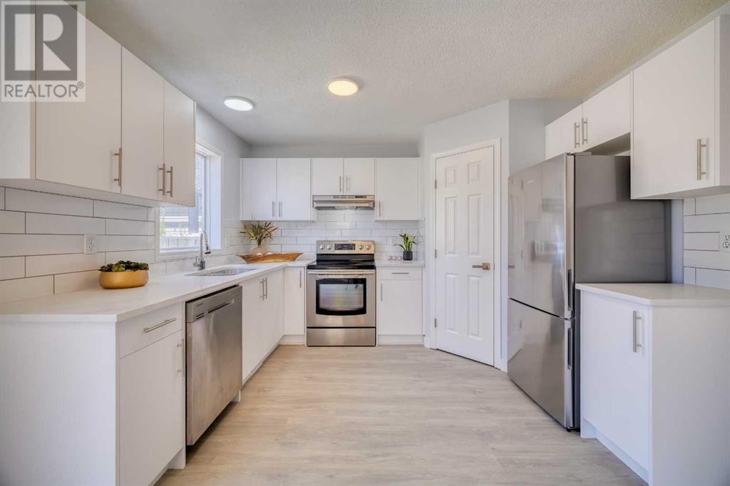 Single Family House for Sale in  Bridlemeadows Manor SW Bridlewood Calgary 