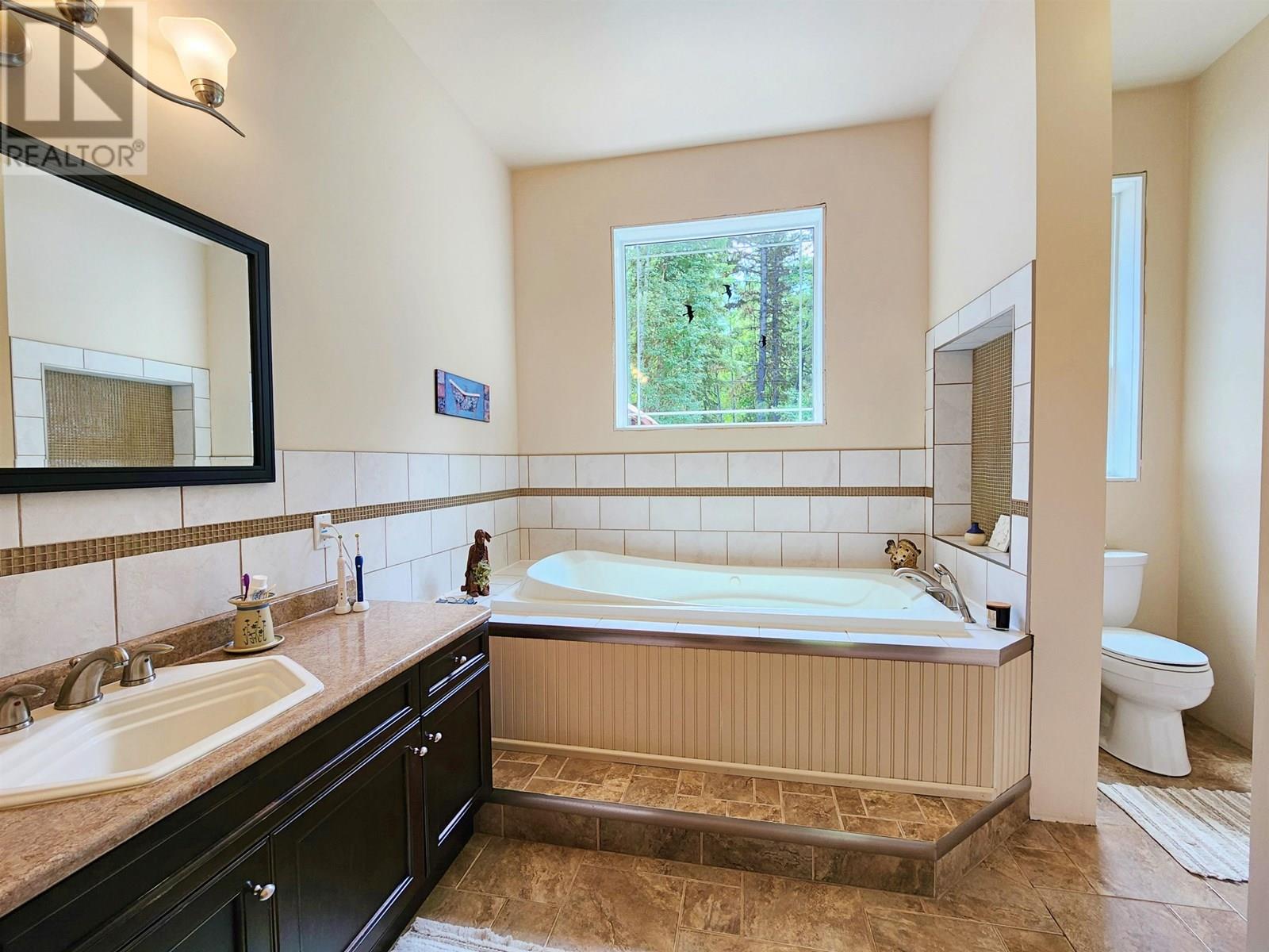 4762 CAROLYN ROAD, Quesnel