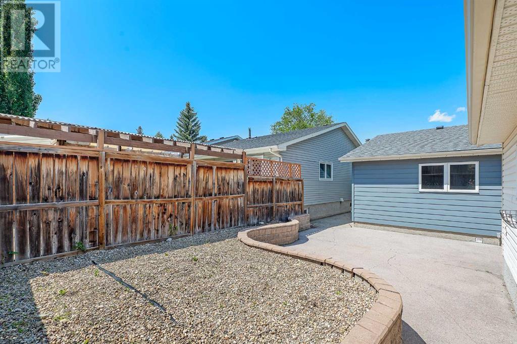 Single Family House Bungalow for Sale in  Macewan Park Road NW MacEwan Glen Calgary 