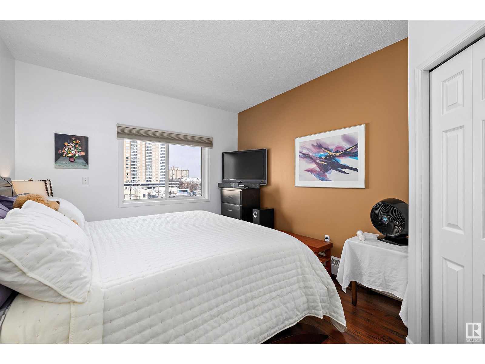 Photo 18 of 503 11716 100 Av Nw, Edmonton AB