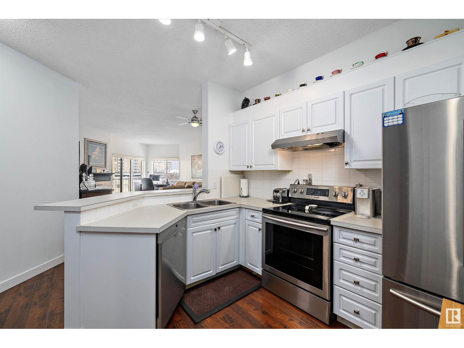 Photo 8 of 503 11716 100 Av Nw, Edmonton AB