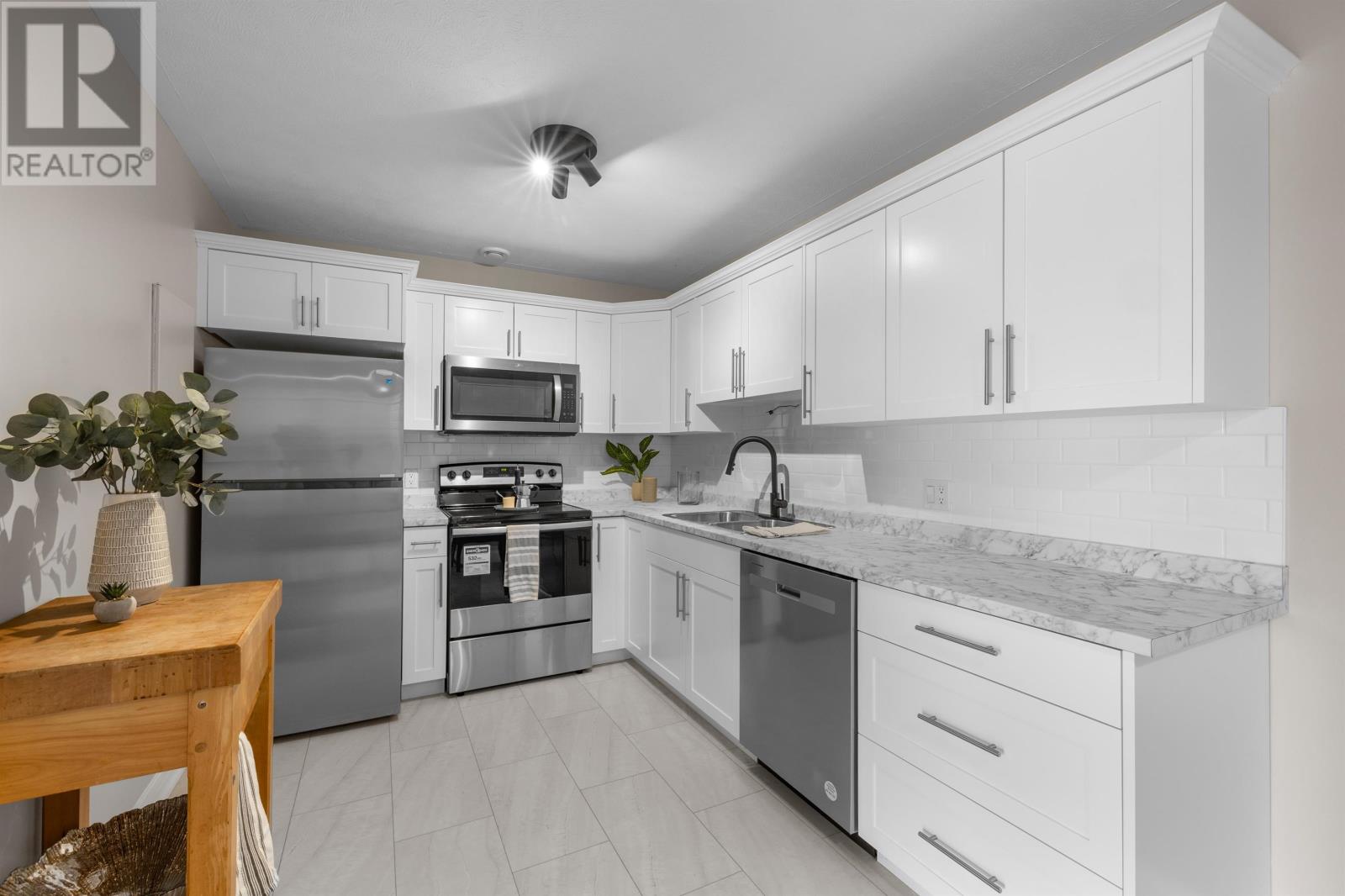 Photo 5 of 110 4 24 Waterview Heights, Charlottetown PE