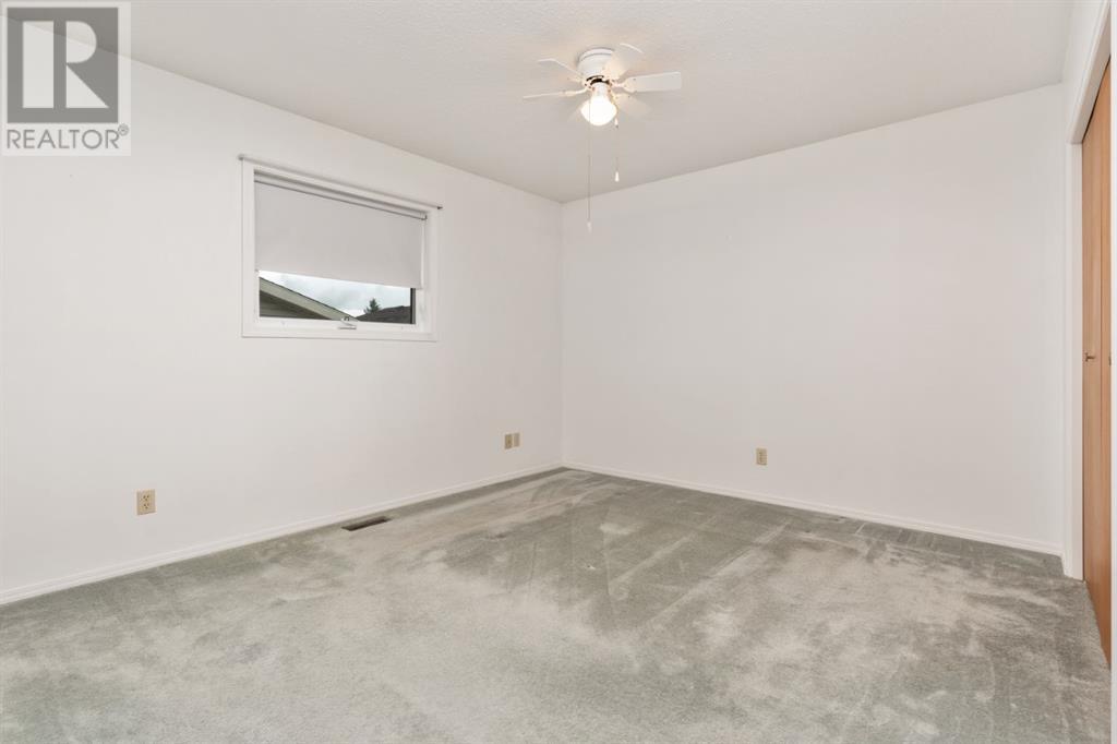 Single Family House Bungalow for Sale in   Avenue Victoria Park Camrose 