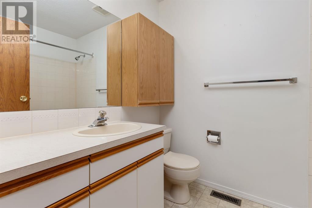Single Family House Bungalow for Sale in   Avenue Victoria Park Camrose 